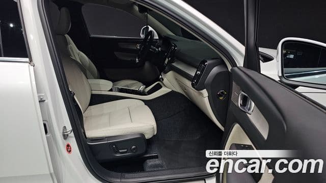 Volvo XC40 2025 — Şəkil 10/20
