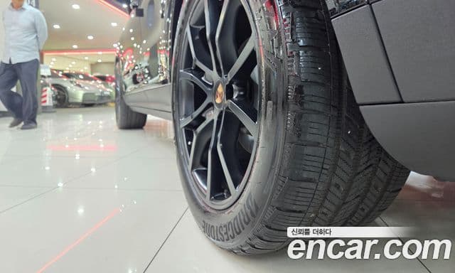 Porsche Cayenne 2025 — Şəkil 19/20