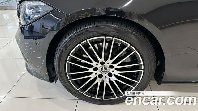 Mercedes-Benz C-Class 2023 — ფოტო 4/20