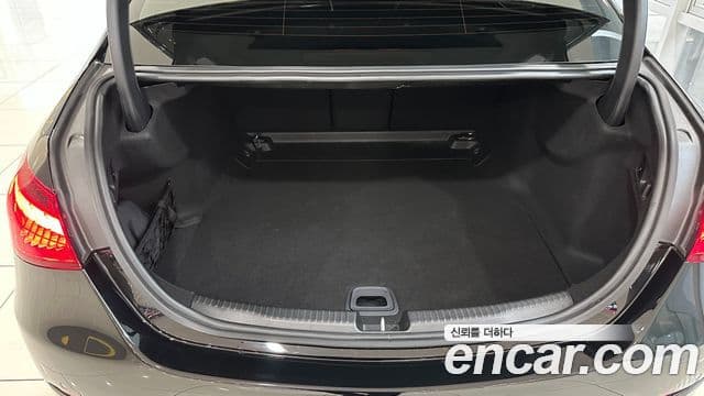 Mercedes-Benz C-Class 2023 — ფოტო 11/20