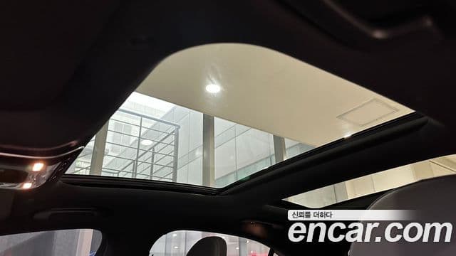 Mercedes-Benz C-Class 2023 — ფოტო 18/20