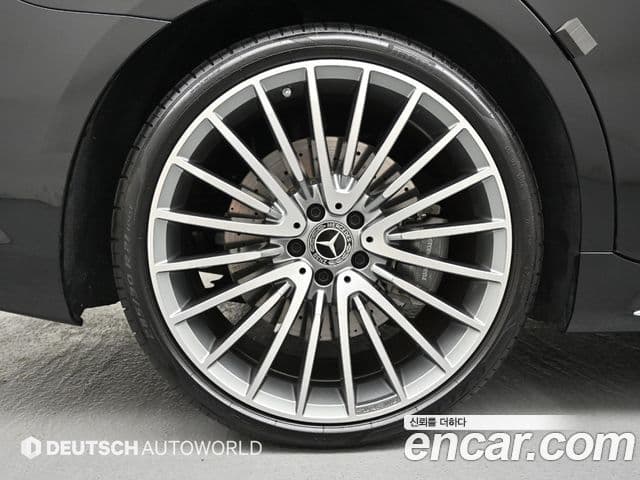 Mercedes-Benz S-Class 2023 — Photo 18/20