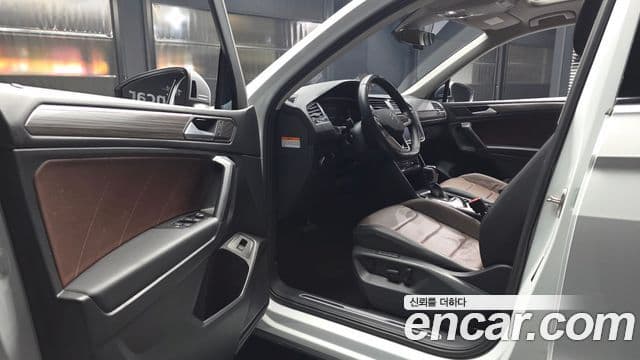 Volkswagen Tiguan Allspace 2022 — Фото 10/20