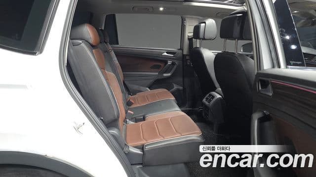 Volkswagen Tiguan Allspace 2022 — Фото 12/20