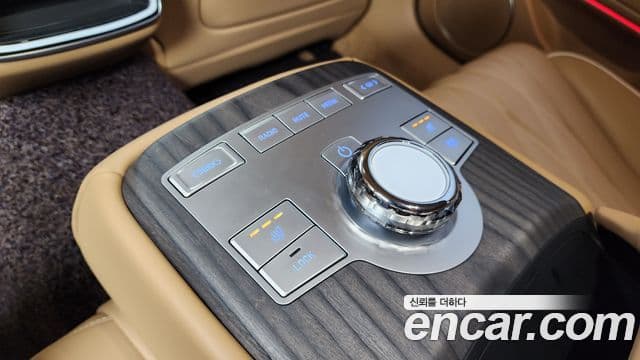 Genesis Electrified G80 2025 — Şəkil 19/20