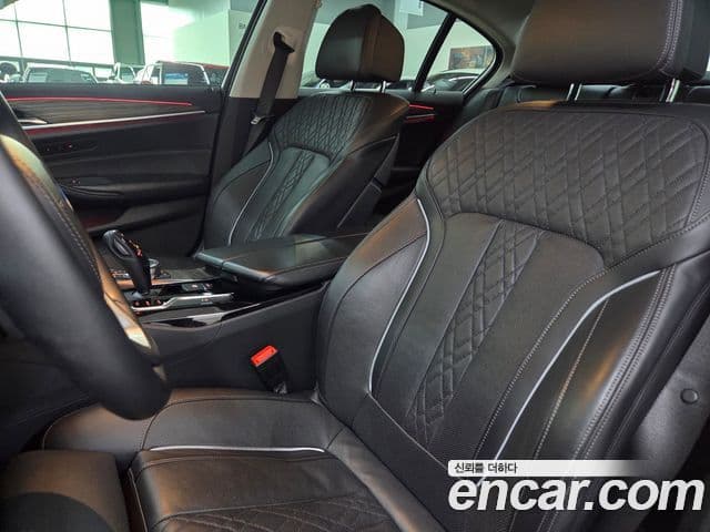 BMW 5 Series 2019 — Şəkil 11/20