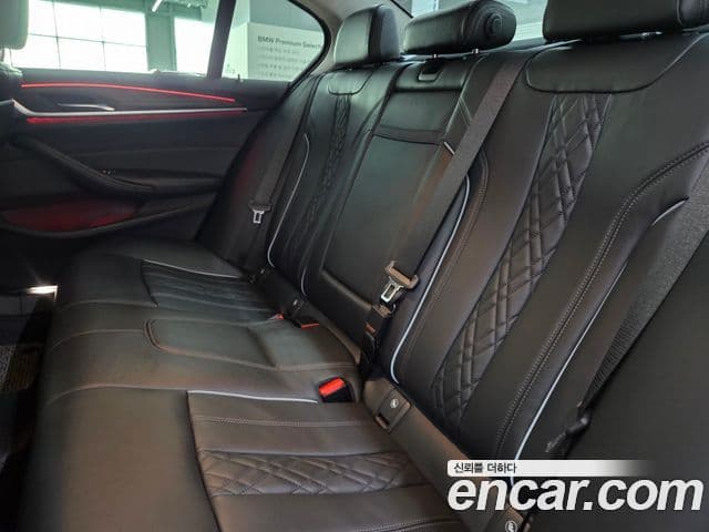 BMW 5 Series 2019 — Şəkil 12/20