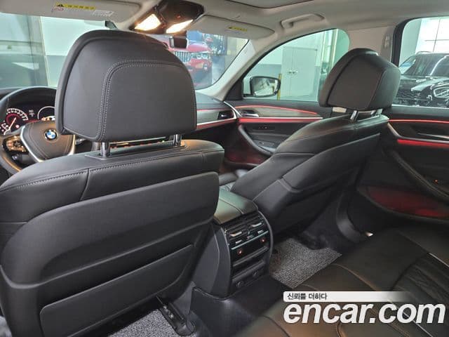 BMW 5 Series 2019 — Şəkil 13/20