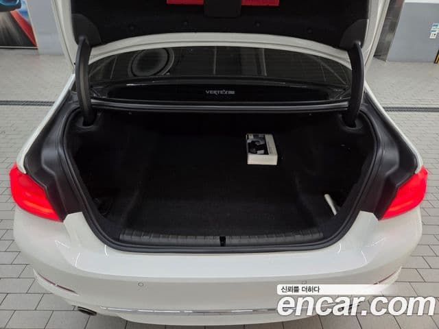 BMW 5 Series 2019 — Şəkil 17/20