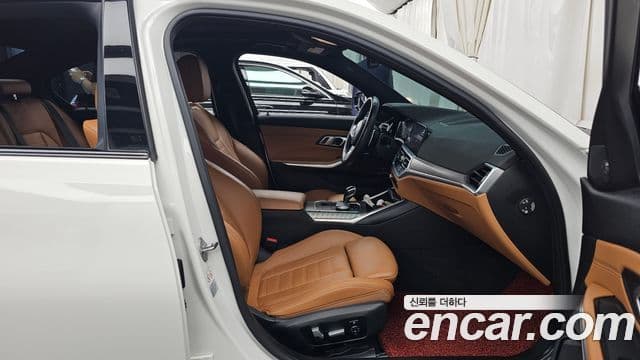 BMW 3 Series 2019 — Şəkil 10/20