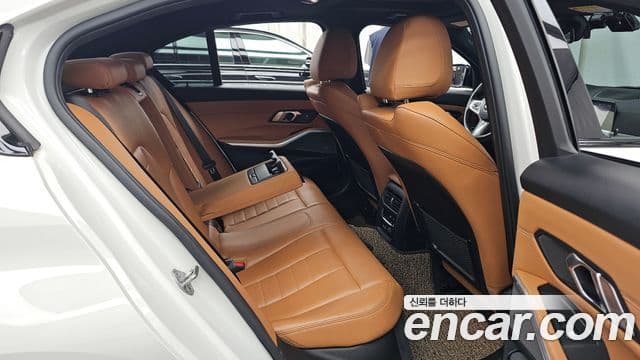 BMW 3 Series 2019 — Şəkil 11/20