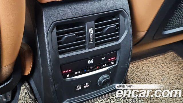 BMW 3 Series 2019 — Şəkil 17/20