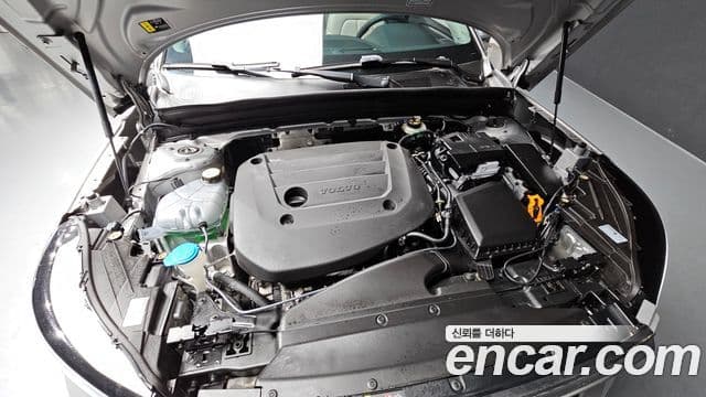 Volvo XC40 2023 — ფოტო 6/20