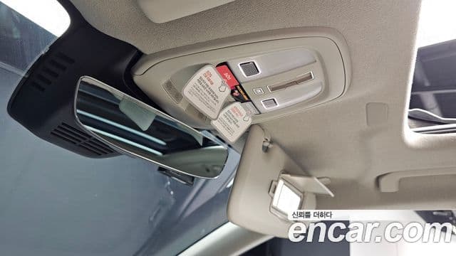 Volvo XC40 2023 — ფოტო 17/20