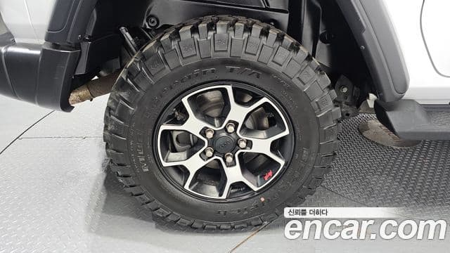 Jeep Wrangler 2023 — ფოტო 5/20