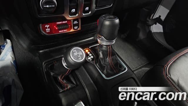 Jeep Wrangler 2023 — ფოტო 9/20