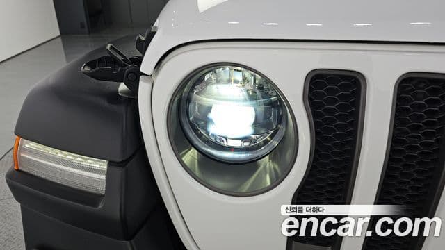 Jeep Wrangler 2023 — Photo 10/27