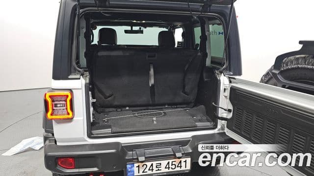 Jeep Wrangler 2023 — Photo 1/27