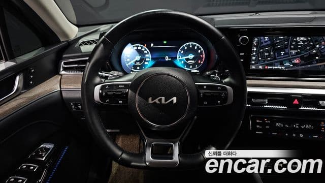 Kia K5 2023 — ფოტო 13/20