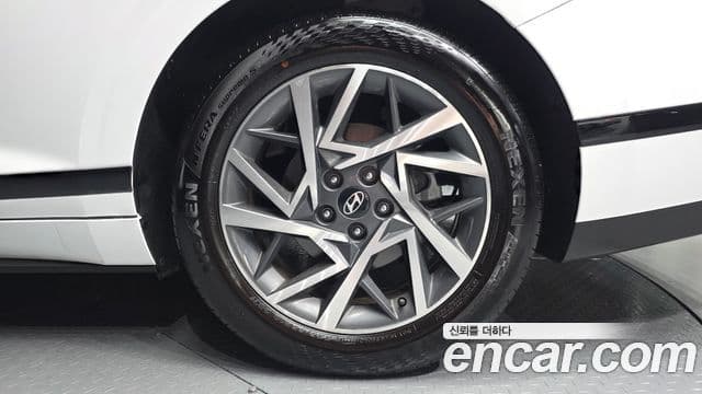 Hyundai Grandeur 2023 — ფოტო 5/20