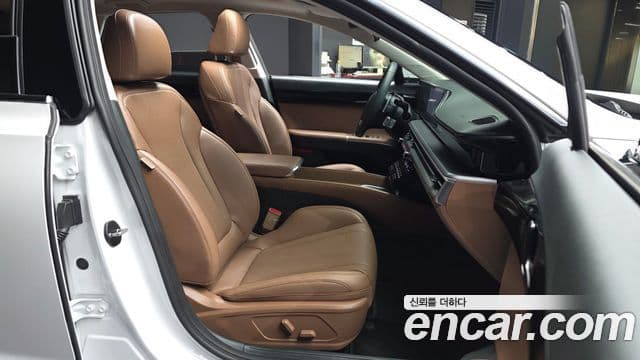 Hyundai Grandeur 2023 — ფოტო 11/20