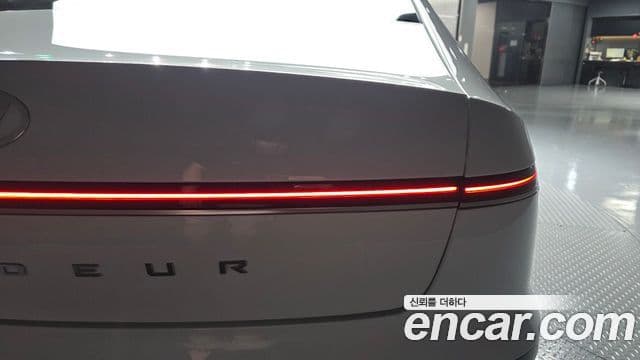 Hyundai Grandeur Hybrid 2023 — Şəkil 26/32