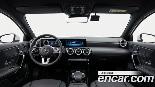 Mercedes-Benz A-Class 2025 — Şəkil 10/12