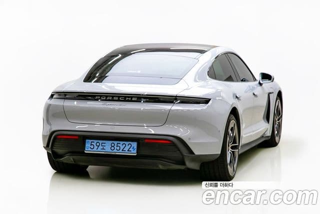 Porsche Taycan 2025 — ფოტო 14/20