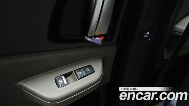 Kia Carnival 2024 — Фото 17/20