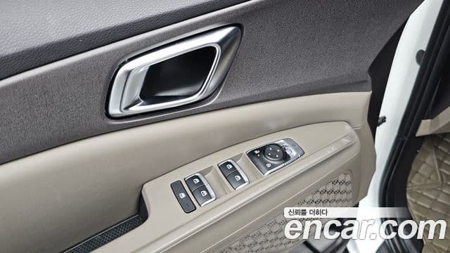 Kia Carnival 2024 — Фото 18/20