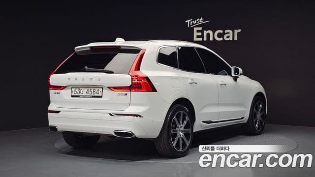 Volvo XC60 2018 — Фото 2/20