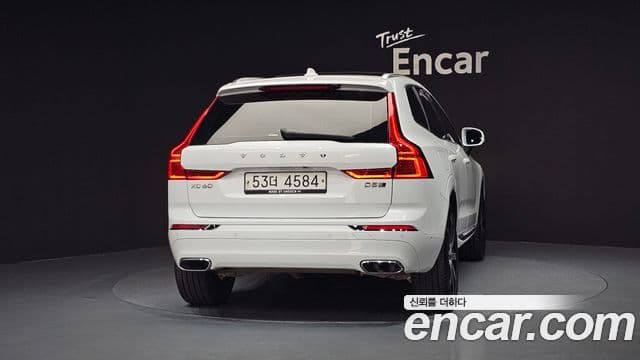 Volvo XC60 2018 — Фото 4/20