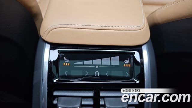 Volvo XC60 2018 — Фото 16/20