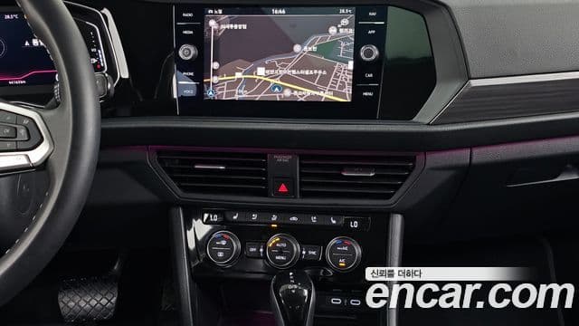 Volkswagen Jetta 2024 — Şəkil 14/20