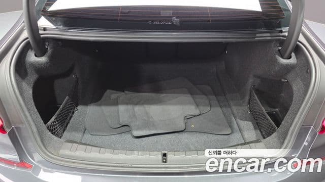 BMW 3 Series 2021 — Şəkil 17/20