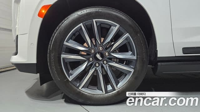 Cadillac Escalade 2022 — ფოტო 5/20