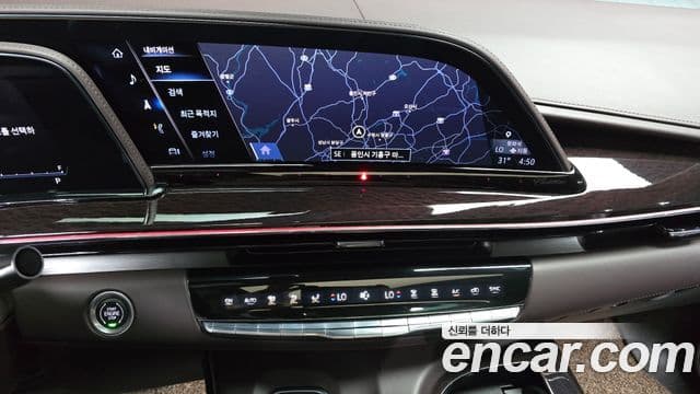 Cadillac Escalade 2022 — ფოტო 14/20