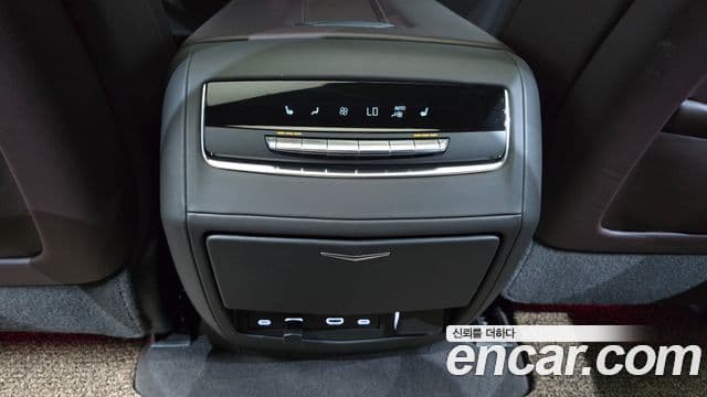 Cadillac Escalade 2022 — Photo 9/37