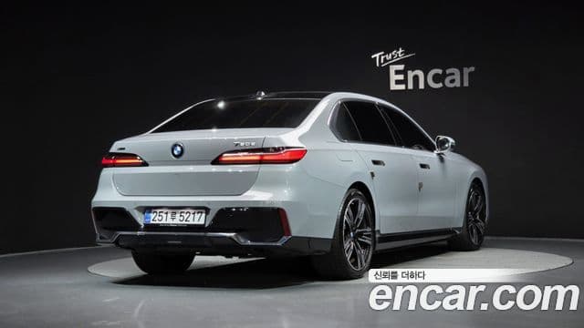 BMW 7 Series 2025 — ფოტო 1/20