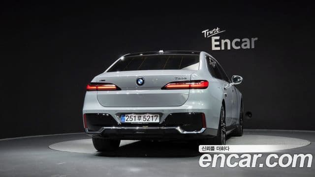 BMW 7 Series 2025 — ფოტო 3/20