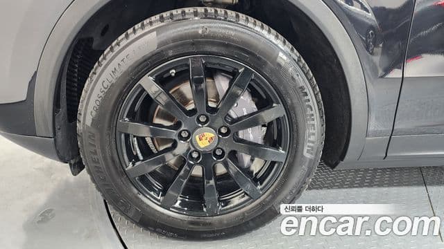 Porsche Cayenne 2020 — Photo 7/20