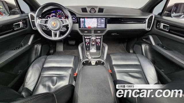 Porsche Cayenne 2020 — Photo 18/20