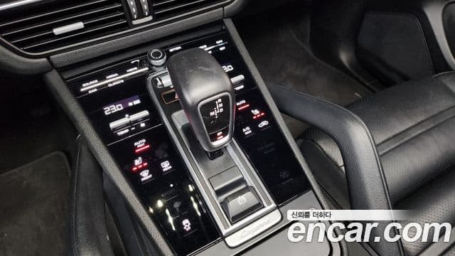 Porsche Cayenne 2020 — Photo 12/20