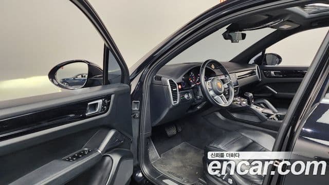 Porsche Cayenne 2020 — Photo 9/20