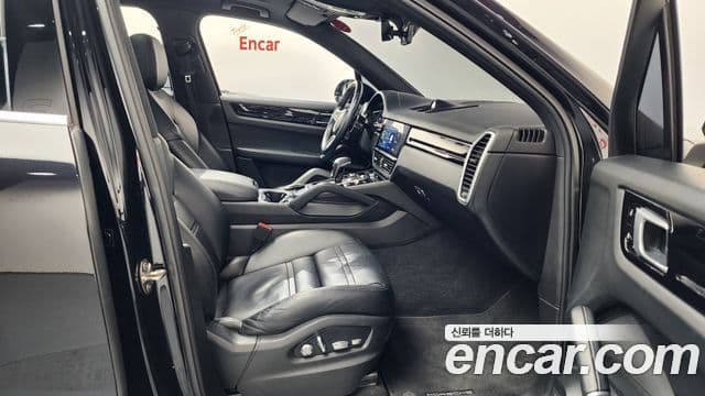 Porsche Cayenne 2020 — Photo 3/20