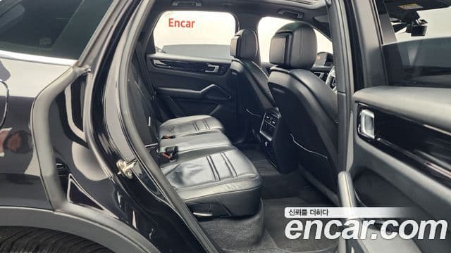Porsche Cayenne 2020 — Photo 5/20