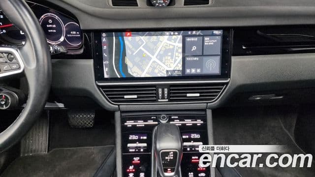 Porsche Cayenne 2020 — Photo 16/20