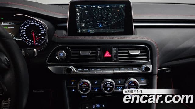 Genesis G70 2020 — ფოტო 14/20