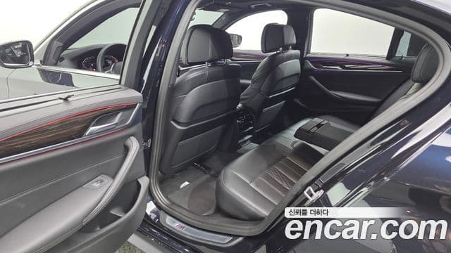 BMW 5 Series 2022 — ფოტო 12/20
