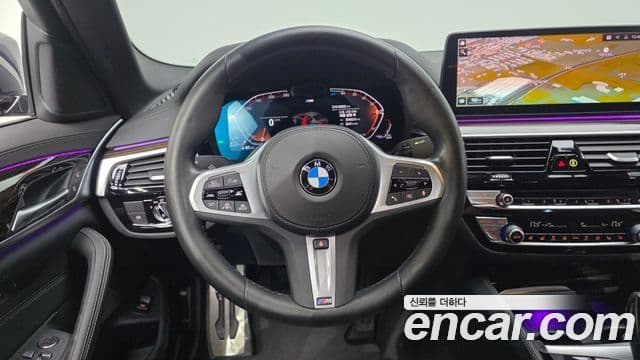 BMW 5 Series 2022 — ფოტო 14/20